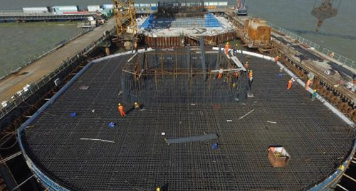 鋼箱梁懸索橋完成承臺(tái)澆筑